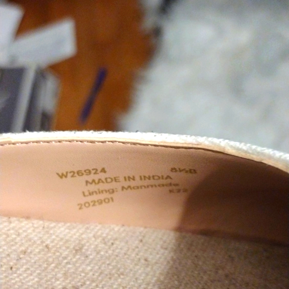 Cole Haan Wedges Size 8.5  Cloudfeel Low Heels Neutral White Taupe NWOT - Picture 6 of 9
